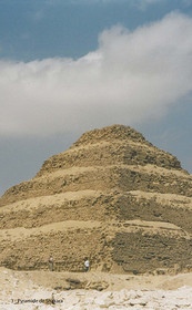 16-PYRAMIDE.jpg
