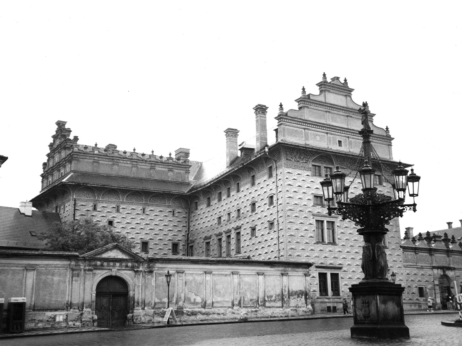 KAFKA - LE CHATEAU-11.jpg